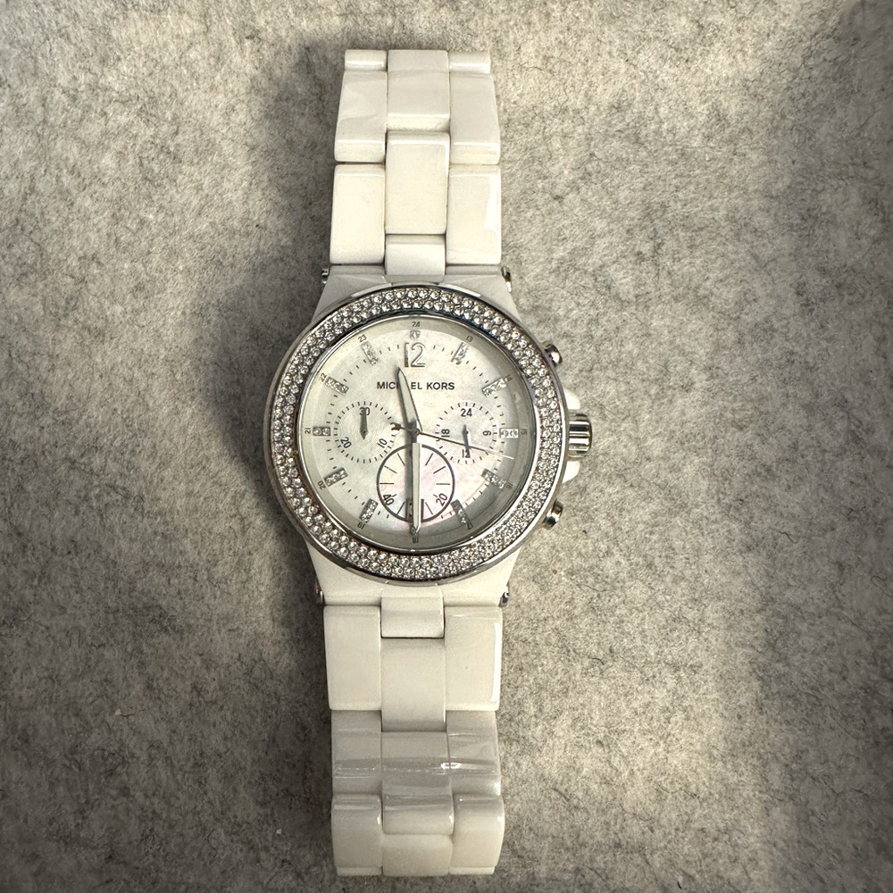 Authentic Michael Kors MK5391 White Ceramic Quartz Chronograph Wristwatch